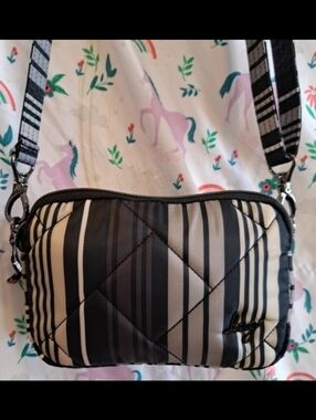 NWOT Lug Coupe Black & White Stripe Casual Everyday Convertible Bum Bag Purse